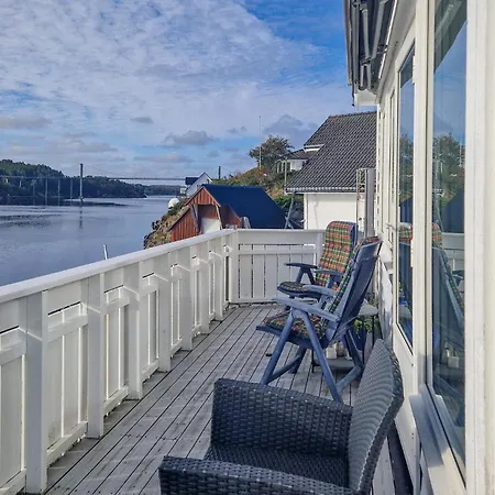 Beach Front Apartment In Steinsland Daire *